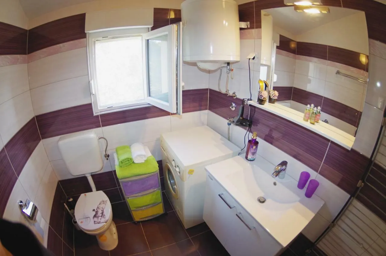 Leni Apartment Fazana 0*,  Croatia